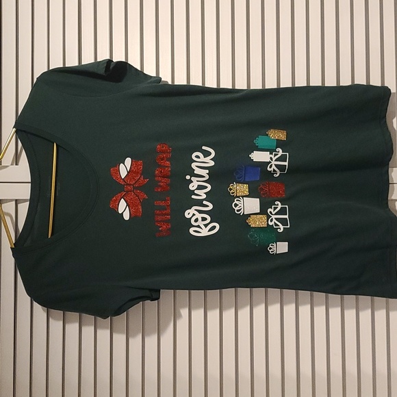 HOLIDAY "Will wrap for Wine" GREEN T-Shirt - Christmas Presents NWOT - Picture 3 of 5